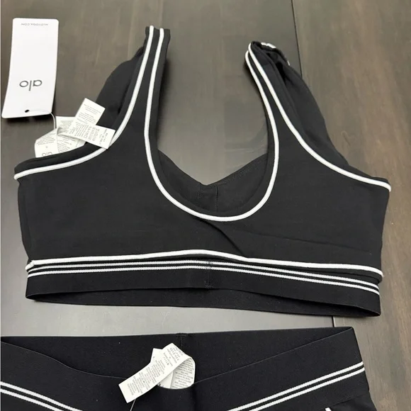 ALO Yoga Black Leggings and Bra Set with White Accents - Picture 5 of 6